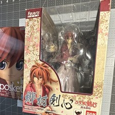 Bandai Figuarts ZERO Kenshin Himura Figure And Q posket 2012 (Mint in Box) picture