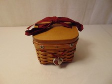 Longaberger Small Sweetheart Basket picture