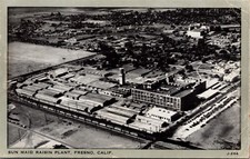 Postcard California Fresno Sun Maid Industrial Raisin Plant Aerial View 1943 V74 picture