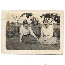 Antique Photo Girlfriends Sitting Laughing On Ground 1930s Pretty Women Vintage picture