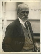 1927 Press Photo Dr Charles L Dana American Doctor Addresses Royal Society Medic picture