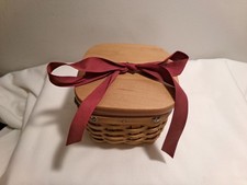 Longaberger 2002 Small Sweetest Gift Sweetheart Basket picture