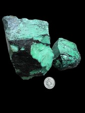 Natural Emerald Rose Variscite Solid Good Quality Green with Black matrix picture