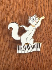 CHASER PALM Duchess Aristocats Piano Mystery Jumbo Gold Pin LE 250 picture