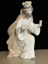 NAO LLADRO -1984- KING MELCHIOR -  PORCELAIN  NATIVITY FIGURINE 7