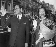 King Bhumibol Queen Sirikit of Thailand wave crowds a visit Britai- Old Photo picture