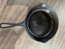 Vintage Wagner Ware Sidney -O- cast iron skillet 9