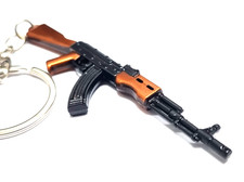 AK-47 Keychain metal gun rifle Keyring AK47 Kalashnikov 3D COD Weapon RU pistol picture