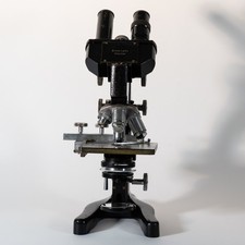 1937-38 Ernst Leitz Wetzlar Binocular Laboratory Microscope w/Optics & Wood Case picture