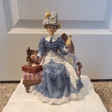 1992 Avon Albee Award Porcelain Figurine picture