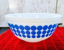 Vtg Pyrex Blue Dot 403 Mixing Bowl 2.5 Qt New Dots Polka Dot White Glass MCM picture