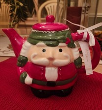 ARLINGTON DESIGNS CHRISTMAS SANTA NUTCRACKER TEAPOT WITH LID HOLIDAYS NEW picture