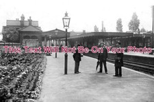 LO 6430 - Wandsworth Common Railway Station, London picture