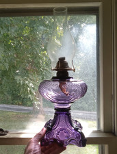 ANTIQUE 1890s ORIGINAL PRINCESS FEATHER KEROSENE PARLOR LAMP AMETHYST GLASS picture