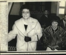 1966 Press Photo Columnist Eulena Stoutt leaves Conway County Circuit Court picture