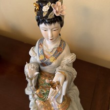 VINTAGE JAPANESE GEISHA PORCELAIN STATUE /FIGURINE picture