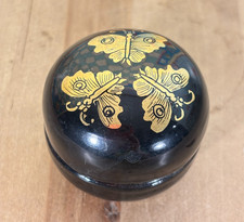 Small Thai Lacquerware Trinket Box with Gold Butterfly Trio, 2