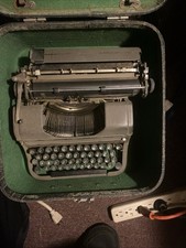 VTG 1936 Underwood Champion Portable Manual Typewriter W/Original Case USA Made picture