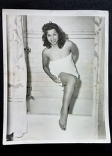 Rare photo of Bellydancer Samia Gamal taken in New York 1952 سامية جمال picture