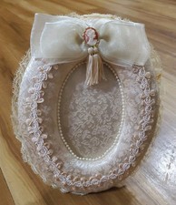 Vintage 1999 Putting On The Ritz Lace Oval Picture Frame Cameo Shabby Chic picture