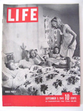 LIFE MAGAZINE, WORLD II ERA, SEPTEMBER 3 1945, JAP SURRENDERS, WAR CRIMINALS picture
