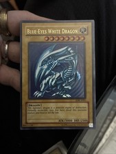 Yugioh Blue-Eyes White Dragon SDK-001 Ultra Rare NM picture