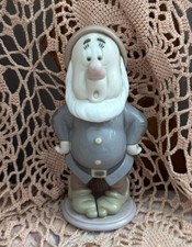 Lladro 7535 Sneezy 1 of 7 Dwarfs Retired No Condition Very Rare picture