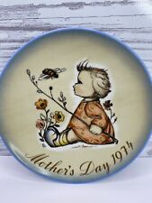 Berta Hummel 1974 LE Mothers Day Plate-The Bumblebee-8
