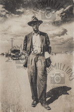 Vintage Photo of stranded american man - 1920's  rare photography  - 496 cars picture