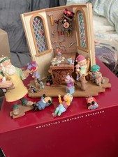 1996 HALLMARK KEEPSAKE SIGNATURE COLLECTION ~ SANTA'S TOY SHOP W/ 4 SIGNATURES picture