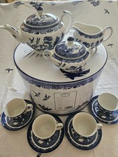 JOHNSON BROTHERS BLUE WILLOW TEA POT SET 13 PC 