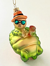 NWT Bloomingdales Chill Turtle Glass Ornament w/Drink Sunglasses Fedora Glitter picture
