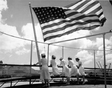 WW2 WWII Photo World War Two /Nurses Aboard a US Navy Hospital Ship picture
