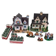 🚨 Lot Lemax Lane And Seawind Cottage 2019 Christmas Houses Retired Rare + Figs picture