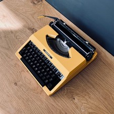 Vintage 1970 Silver Reed Typewriter. Made in Japan. Superb Cond. Functional. picture
