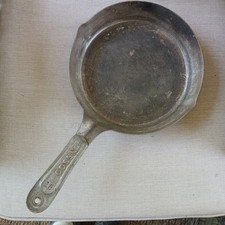 VINTAGE NESCO #18 COWBOY CAMP COLD HANDLE SKILLET - 10.25 INCH picture