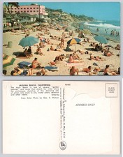 Laguna Beach CA Main Beach Crowd 1950s 60s Plastichrome Postcard Golden West picture