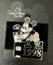 VTG Disneyana Convention Pin 1998-Black & White Mickey Mouse with Film Slate picture