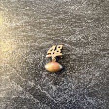 VINTAGE 1948 GOLD METAL COLLEGE HIGH SCHOOL FOOTBALL CLASS JACKET LAPEL PIN #E picture
