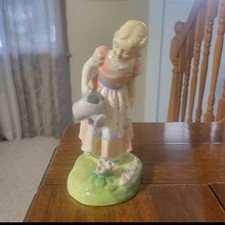 Royal Doulton Mary,Mary figurine vintage picture