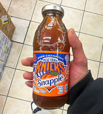 Snapple Peach Tea Soda 16 fl oz Glass Bottle New York Knicks 2026 Champions picture