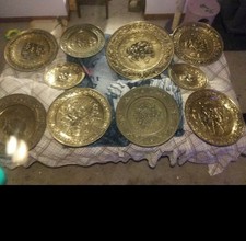 Vintage Peerage Colonial England Brass Wall Hanging Picture Plates 10 Plates picture