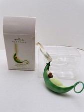 Hallmark Little Sweet Pea Baby’s First Ornament SPECIAL EDITION 2009 -824-206 picture