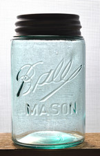 Vintage 1896~1910 BALL 3~L MASON BLUE PINT FRUIT CANNING JAR w/ CLOSED BUBBLES picture
