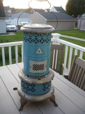 Antique 1920s Blue Perfection No.  660  Smokeless Oil Heater needs new wick picture