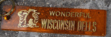 1980's Wonderful Wisconsin Dells Souvenir Keychain ~  picture