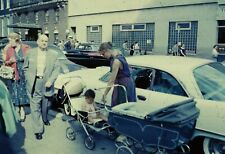 VTG 1950s 35MM SLIDE NYC STREET SCENE SIDEWALK MOM WITH BABY STROLLER #29-11K picture