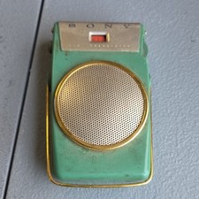Sony TR-610 Six Transistor Portable Radio Green w/ Stand Included picture