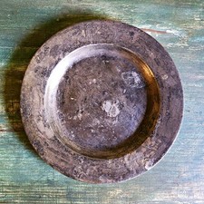 17th Century English Pewter Plate By William Mathews London Thames Find c. 1690 picture