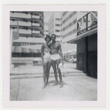 Hot Couple Outdoor 1950 Handsome Hunk Male Shirtless Tanned Beefcake Photo Q9889 picture